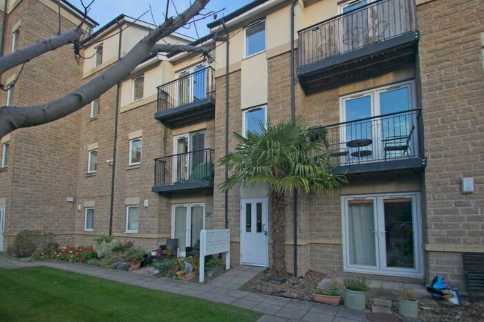 2 Bedroom Flat To Rent In Thackray Court, Cornmill View, Horsforth, Leeds, LS18