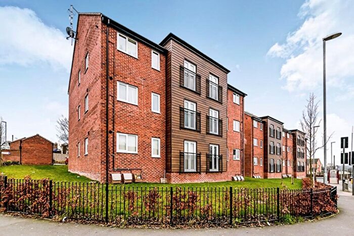 2 Bedroom Apartment For Sale In Pearsons Way, Seacroft, Leeds, LS14