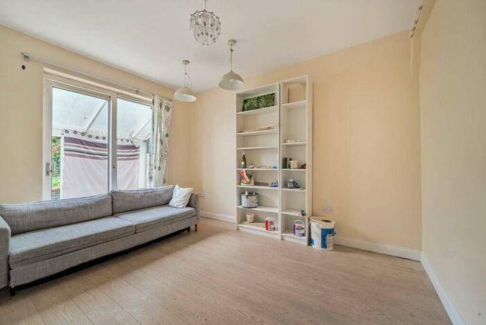 4 Bedroom Terraced House To Rent In Roll Gardens, Cranbrook, Ilford, IG2