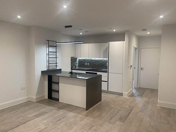 1 Bedroom Flat To Rent In The Factory, Memorial Avenue, Slough, SL1