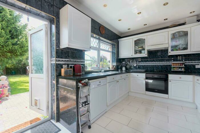 5 Bedroom Semi-Detached House To Rent In College Road, Harrow Weald, Harrow, HA3