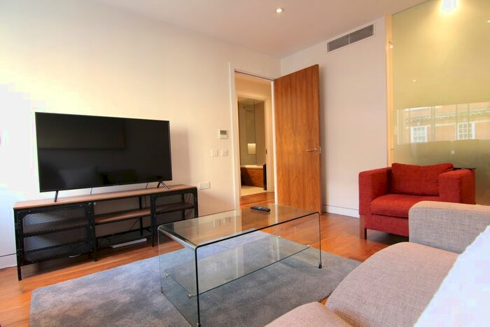 1 Bedroom Flat To Rent In - Great Portland Street, London, W1W