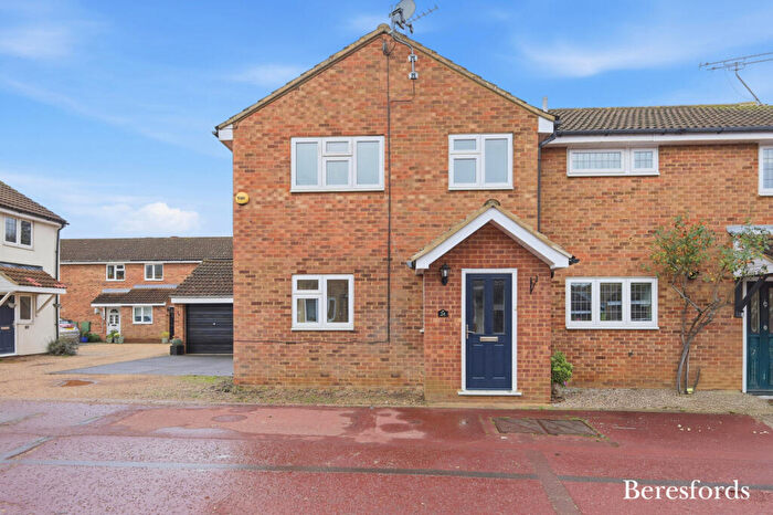 4 Bedroom Semi Detached House For Sale In Brocksparkwood, Brentwood, CM13