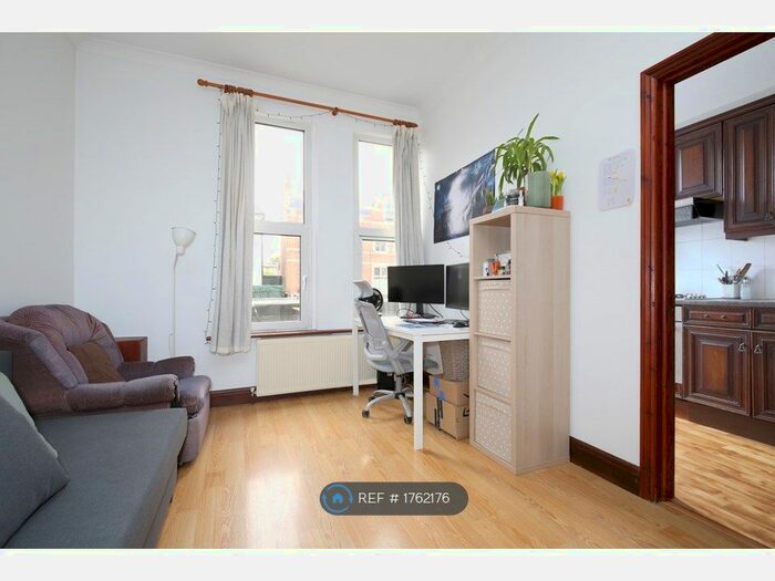 1 Bedroom Flat To Rent In Stroud Green - Finsbury Park, London, N4