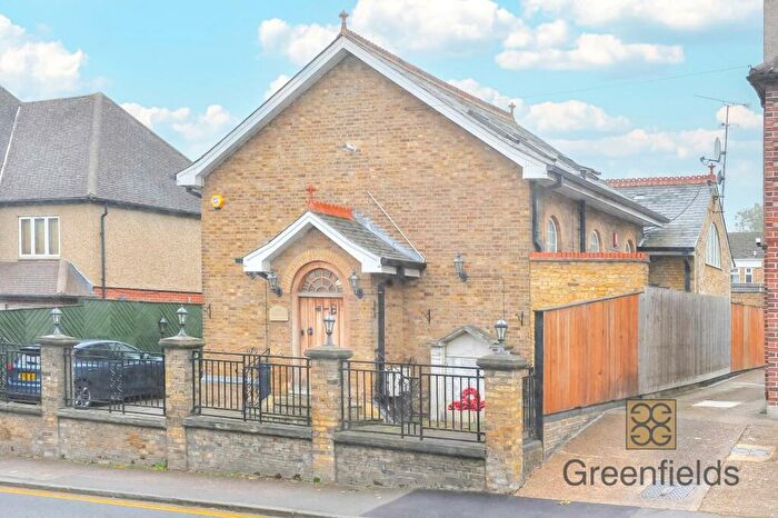 3 Bedroom Detached House To Rent In Ducks Hill Road, Ruislip, HA4