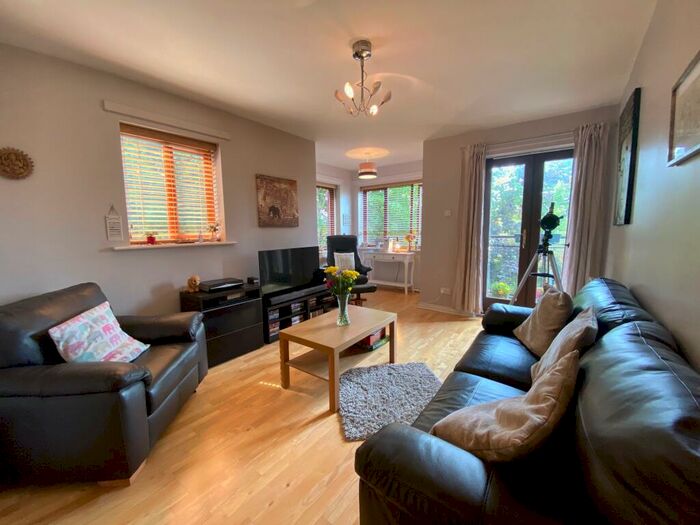 2 Bedroom Apartment To Rent In Williams Park, Benton, NE12