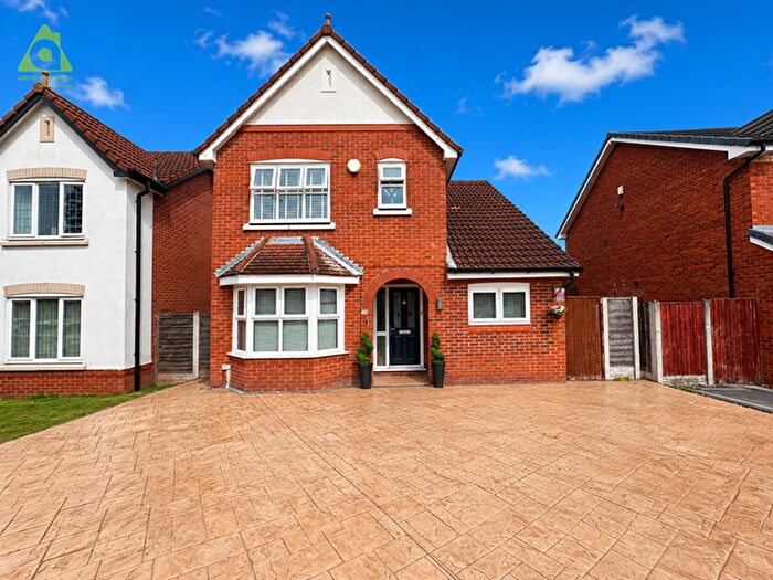 3 Bedroom Detached House For Sale In Glossop Way, Hindley Green, WN2