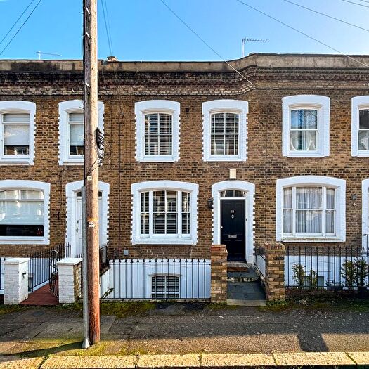 2 Bedroom Terraced House For Sale In Mount Ash Road, Sydenham, SE26