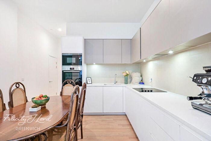 4 Bedroom Town House For Sale In Henry Street, London, SE8