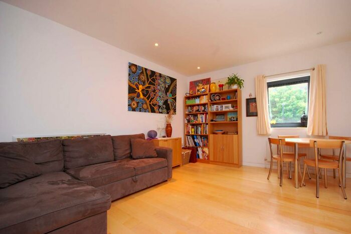 1 Bedroom Flat To Rent In Grove Vale, East Dulwich, London, SE22