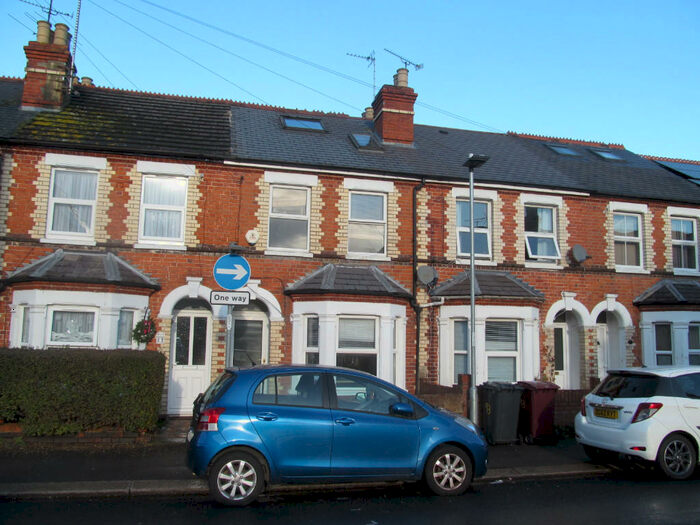 6 Bedroom Terraced House To Rent In Grange Avenue, Reading, Berkshire, RG6