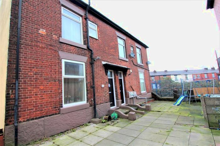 1 Bedroom Flat To Rent In Water Street, Radcliffe, Manchester M26