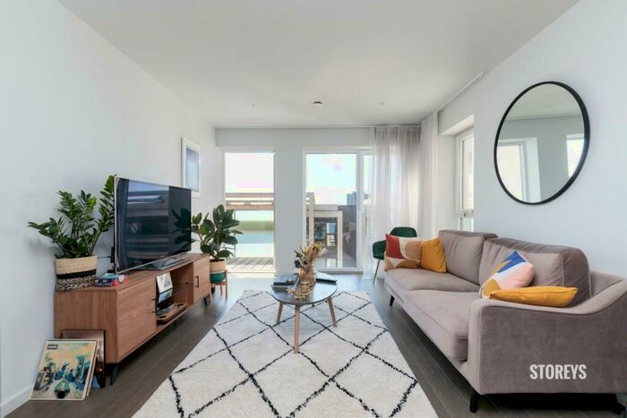 2 Bedroom Apartment To Rent In York Way, Kings Cross, London, N7