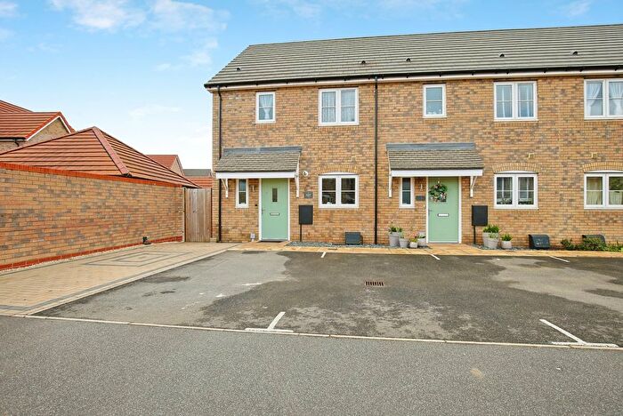 3 Bedroom End Terrace House For Sale In Freedom Road, Bury St. Edmunds, Suffolk, IP30