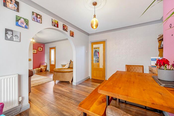 3 Bedroom Semi-Detached House For Sale In West Cobgate, Moulton, PE12
