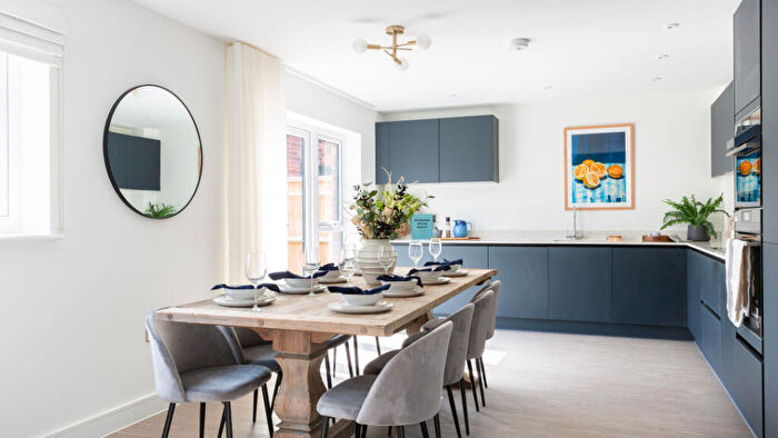 5 Bedroom Detached House For Sale In Marcus Astill Way, Warwick, CV34