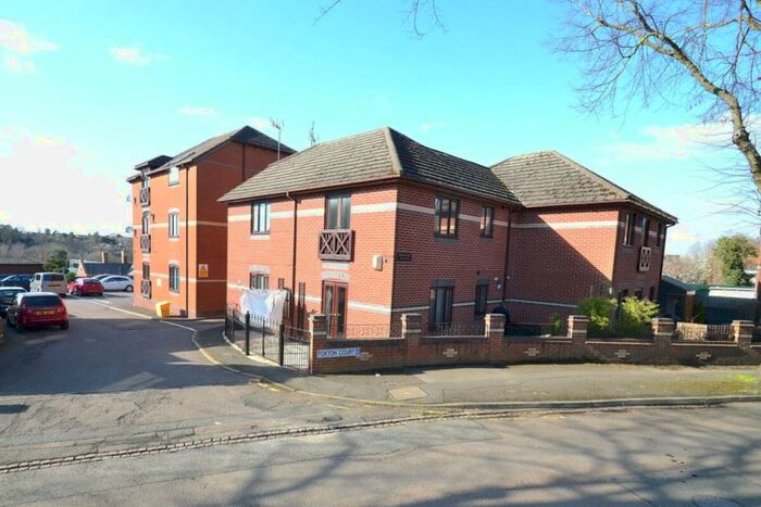 2 Bedroom Flat To Rent In The Crescent, Kettering, NN15