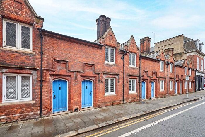 1 Bedroom Flat To Rent In Dame Alice Street, Bedford, Bedfordshire, MK40