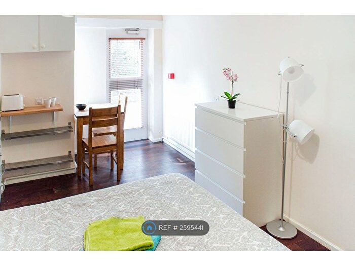 Studio To Rent In Mapesbury Lodge, London, NW2