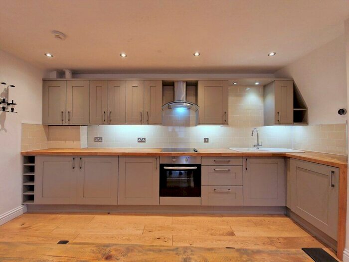 1 Bedroom Apartment To Rent In South Bar Street, Banbury, Oxon, OX16