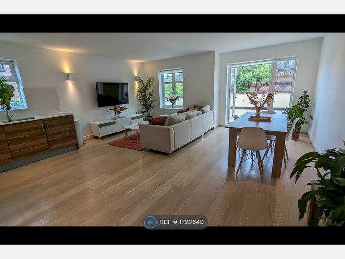 2 Bedroom Flat To Rent In Shoppenhangers Road, Maidenhead, SL6