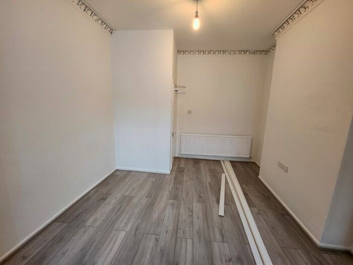 2 Bedroom Flat To Rent In Mackintosh Place, Cardiff, CF24