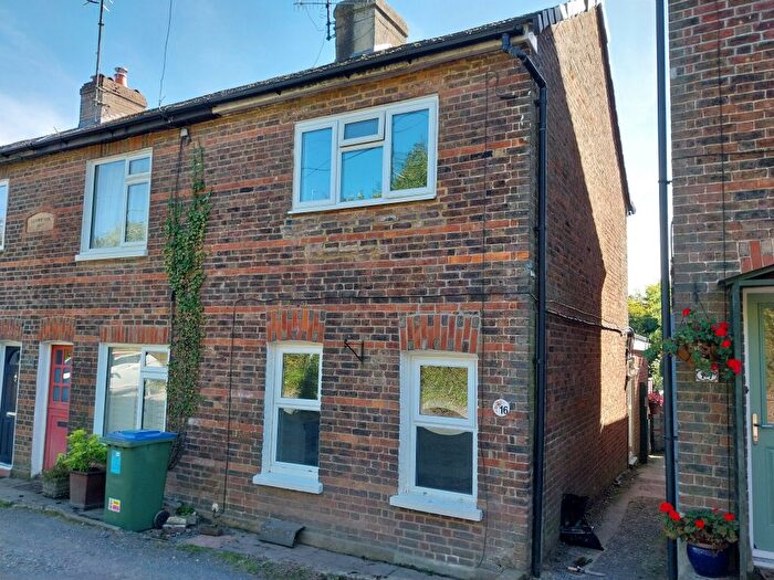 2 Bedroom End Of Terrace House For Sale In Sunnyside, Edenbridge, TN8
