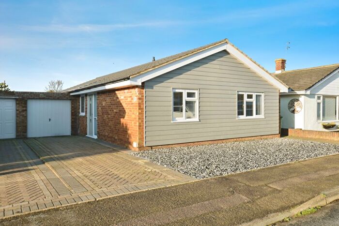3 Bedroom Bungalow For Sale In Brockman Crescent, Dymchurch, Romney Marsh, TN29