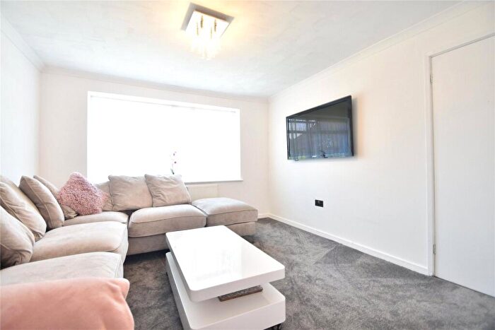 3 Bedroom Semi Detached House For Sale In Redriff Close, Maidenhead, Berkshire, SL6