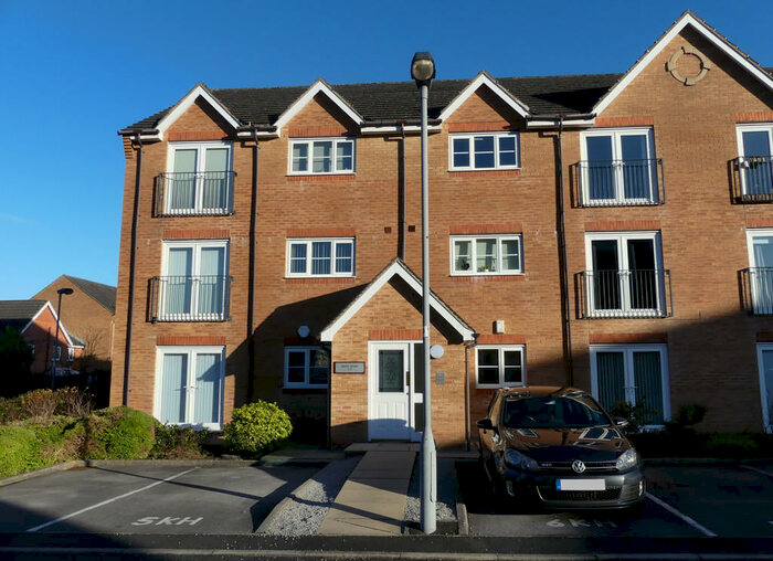2 Bedroom Ground Flat To Rent In Keats House, Blackthorn Road, Ilkley, LS29