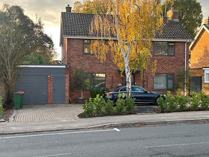 4 Bedroom Detached House To Rent In Grattons Drive, Crawley, RH10