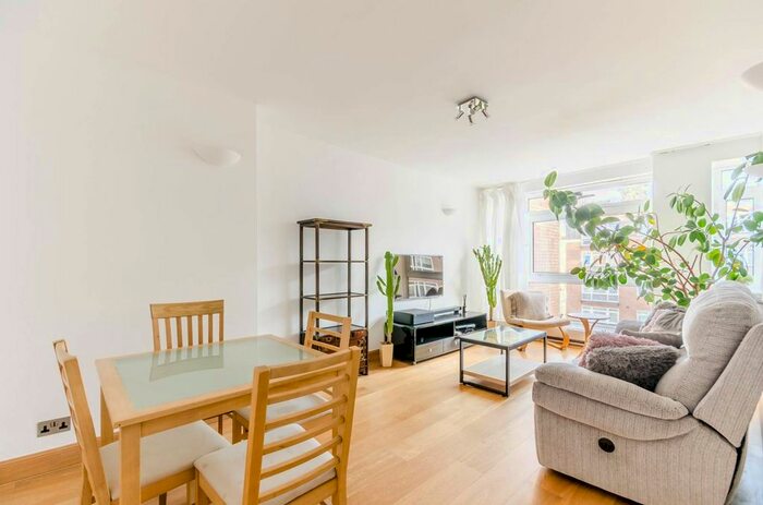 1 Bedroom Flat To Rent In Nottingham Terrace, Regent's Park, London, NW1