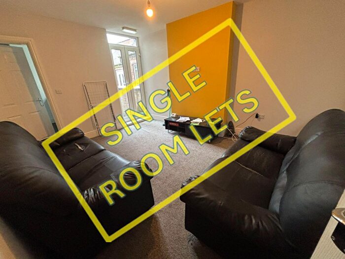 5 Bedroom Terraced House To Rent In Leek Road, Stoke-On-Trent, ST1