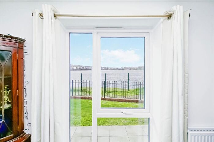 2 Bedroom Flat For Sale In Ffordd Wallace, Barry, CF63