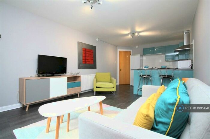 2 Bedroom Flat To Rent In Duke Street, Glasgow, G31