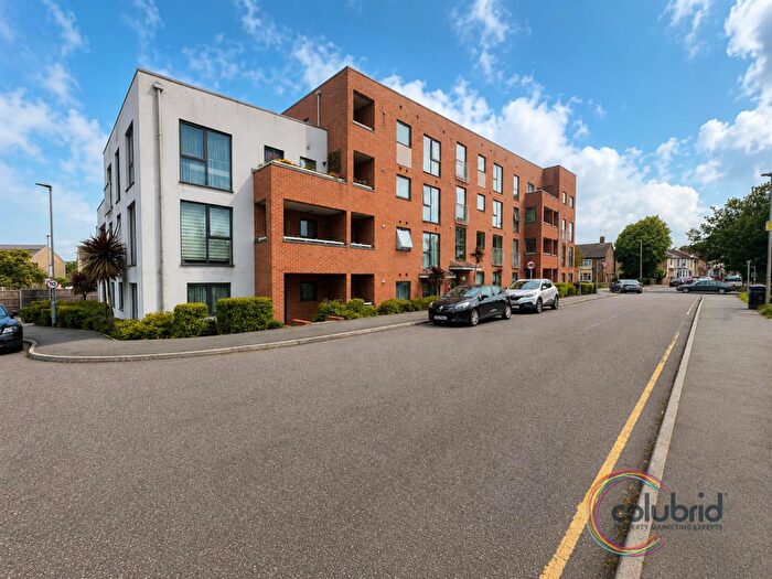 2 Bedroom Flat For Sale In The Chase, Grays, RM20