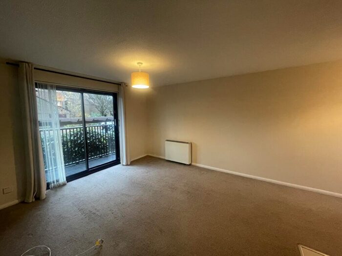 1 Bedroom Apartment To Rent In Castle Gardens, Nottingham, NG7