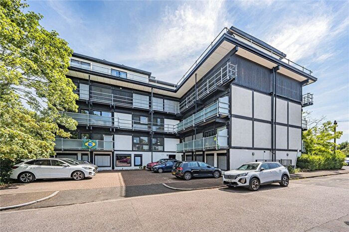 2 Bedroom Flat For Sale In Victoria Villas, Richmond, TW9