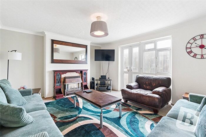 2 Bedroom Flat For Sale In Limbourne Avenue, Dagenham, RM8