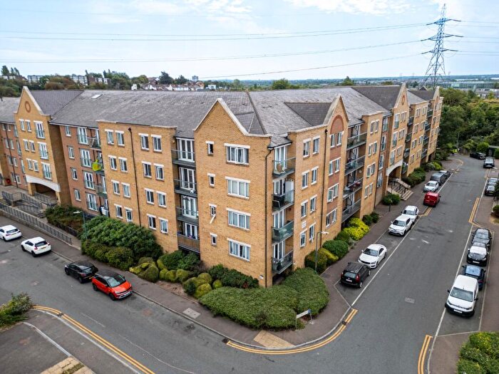 2 Bedroom Apartment For Sale In Black Eagle Drive, Northfleet, Gravesend, Kent, DA11