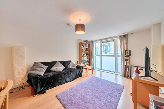 1 Bedroom Apartment For Sale In Greenfell Mansions, Glaisher Street, London, SE8
