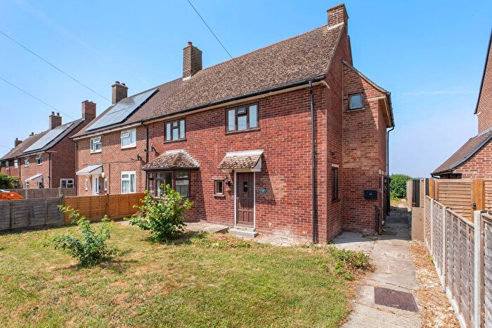 3 Bedroom Semi-Detached House For Sale In Dukes Close, Shabbington, HP18