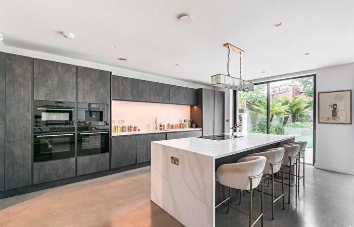 4 Bedroom Flat For Sale In Hampstead Hill Gardens, NW3