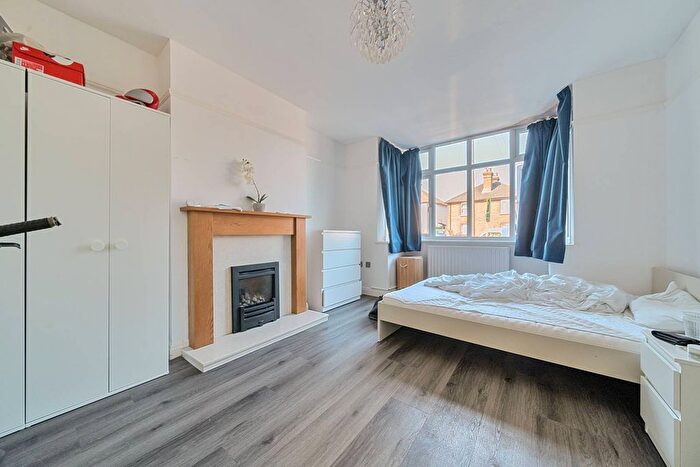 3 Bedroom Semi-Detached House To Rent In Worplesdon Road, Guildford, GU2