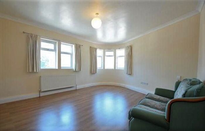 4 Bedroom Flat To Rent In Farnborough, GU14