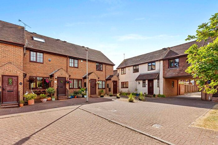 3 Bedroom Terraced House For Sale In Old Town Close, Beaconsfield, HP9