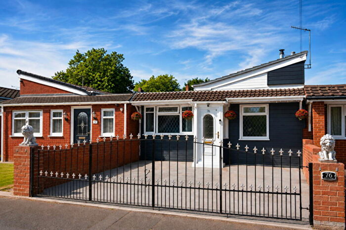 3 Bedroom Terraced Bungalow For Sale In Laxton Close, Kingswinford, DY6