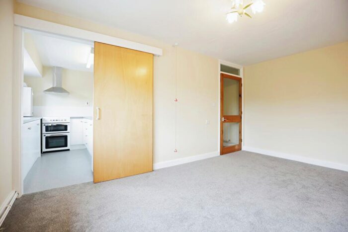 1 Bedroom Flat For Sale In Knights Lane, Tiddington, Stratford-upon-Avon, Warwickshire, CV37