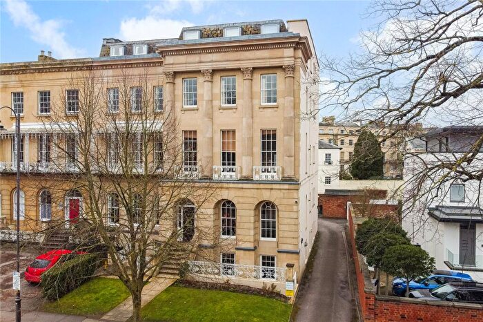 3 Bedroom Apartment For Sale In Queens Parade, Cheltenham, Gloucestershire, GL50
