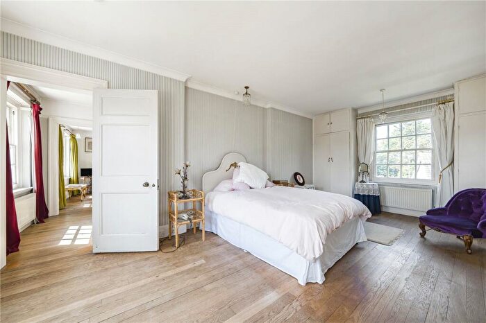 3 Bedroom Detached House For Sale In Presburg Road, New Malden, KT3